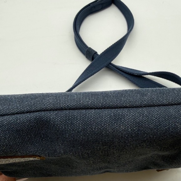 Travelon Crossbody Bag blue Canvas Adjustable Strap Multiple Pockets - Picture 3 of 8